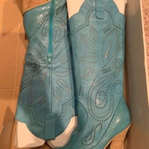 BCBG genuine leather cowboy boots turquoise sz 7.5